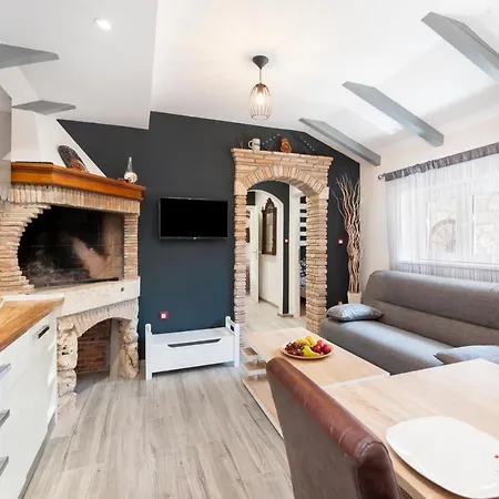 Kompleks wypoczynkowy Mobile Homes Camp Garden Vestar 3*