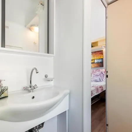 Kompleks wypoczynkowy Mobile Homes Camp Garden Vestar 3*