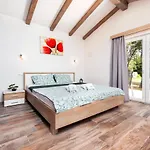 Prázdninový areál Mobile Homes Camp Garden Vestar 3*