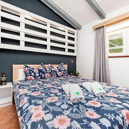 Mobile Homes Camp Garden Vestar Prázdninový areál 3*